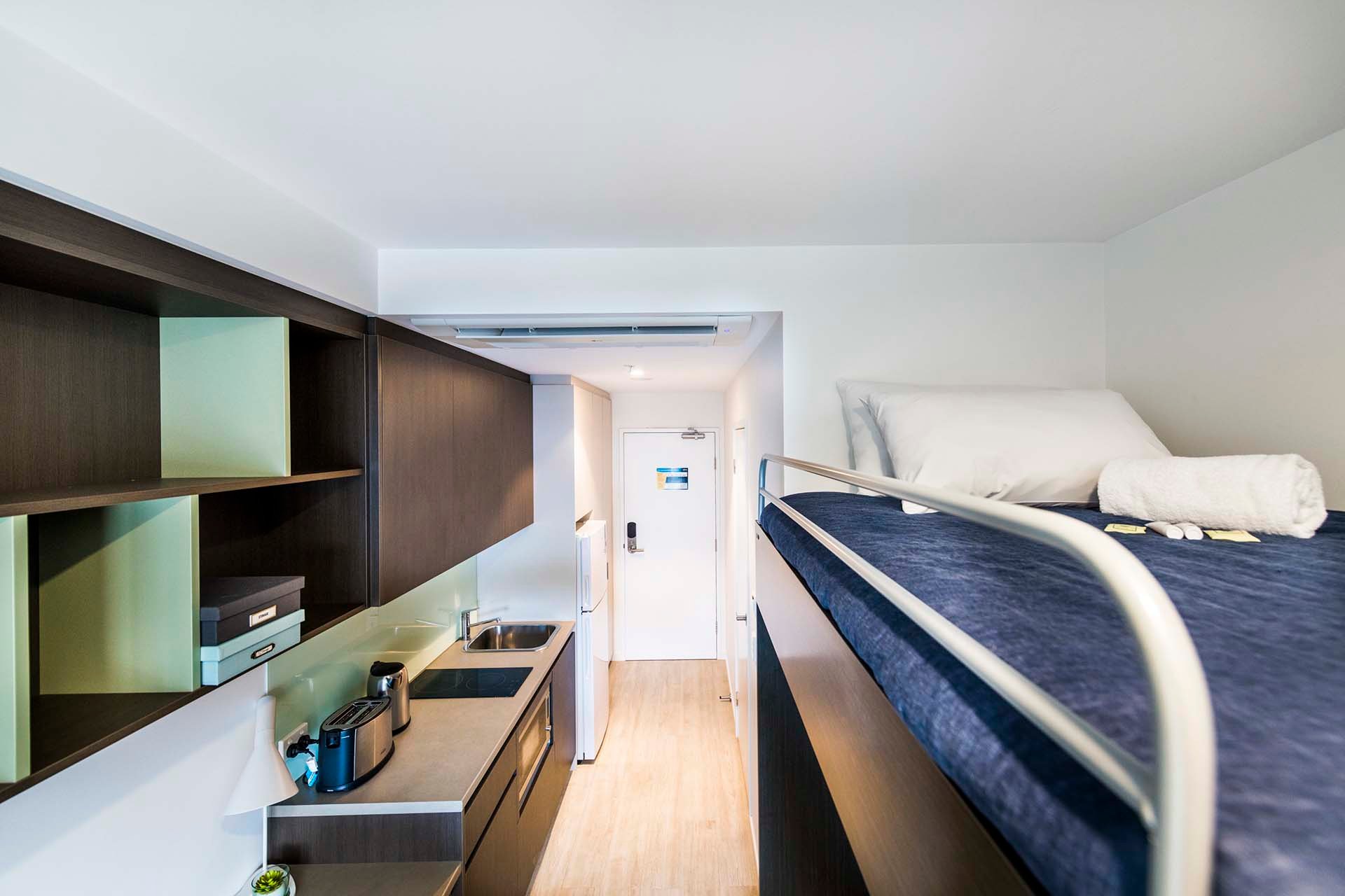  King Single Bed With Twin Mix Apartment With Views  -  Atira Merivale Street - South Brisbane  - Gallery -  23