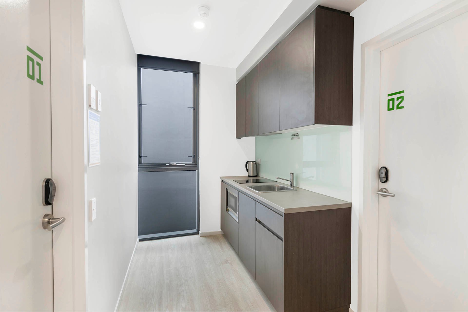  Single Bed With 3 Bed Apartment  -  Atira Merivale Street - South Brisbane  - Gallery -  7
