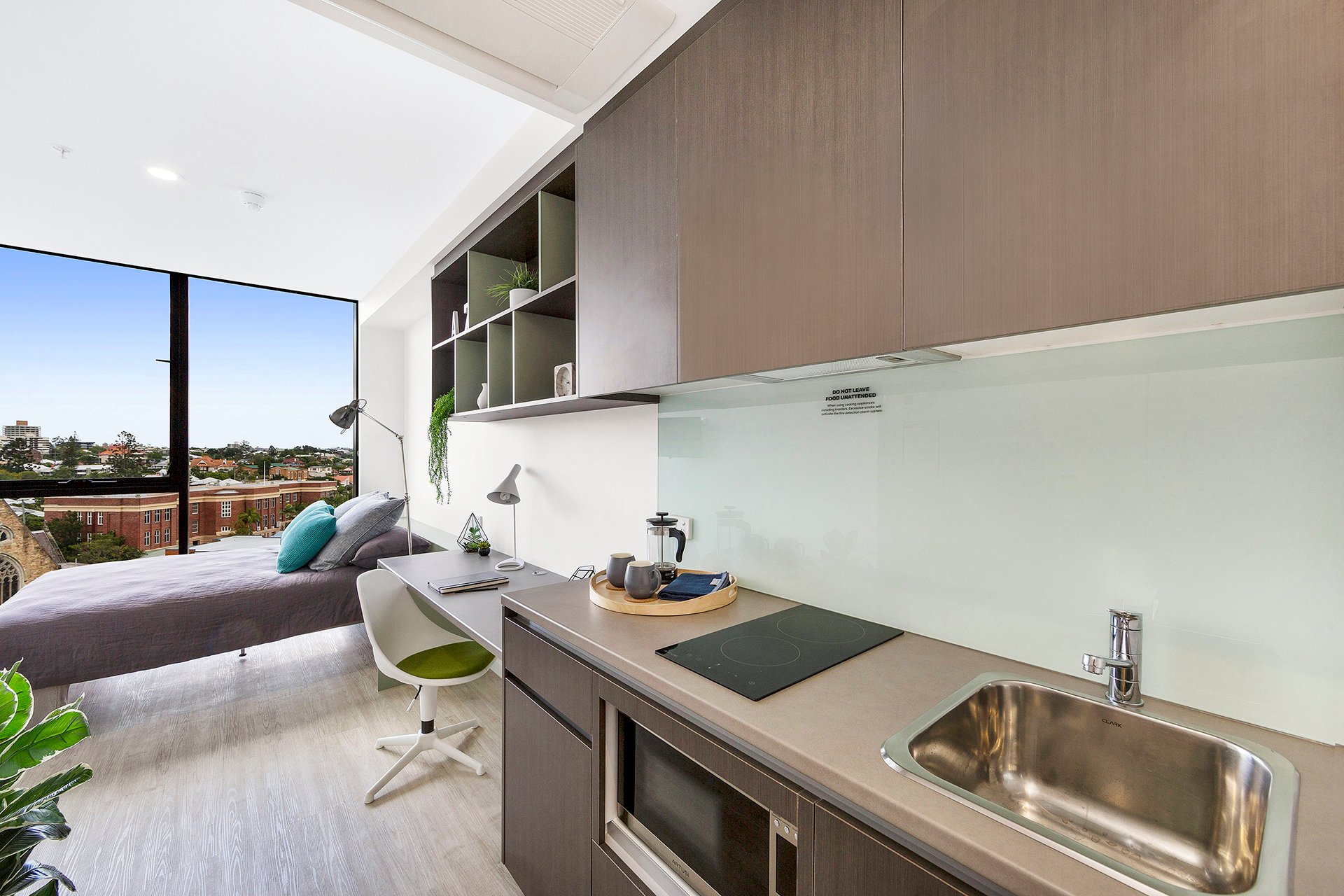  Signature Plus Studio Apartment - Double Bed With Premium View  -  Atira Merivale Street - South Brisbane  - Gallery -  1