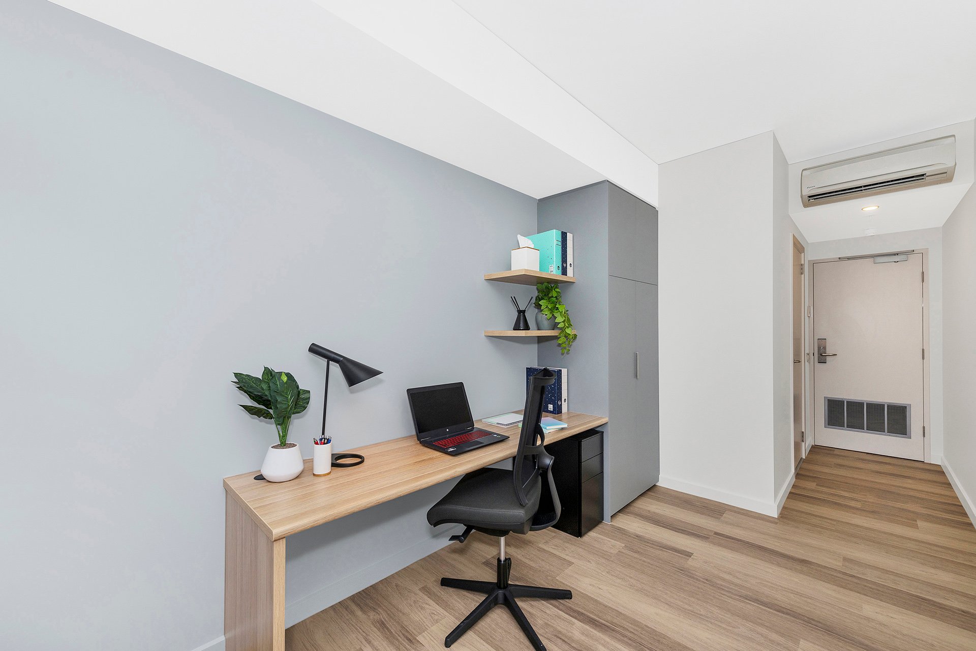  King Single Bed With 7 Bed Apartment With Ensuite  -  Atira Waymouth Street  - Gallery -  15