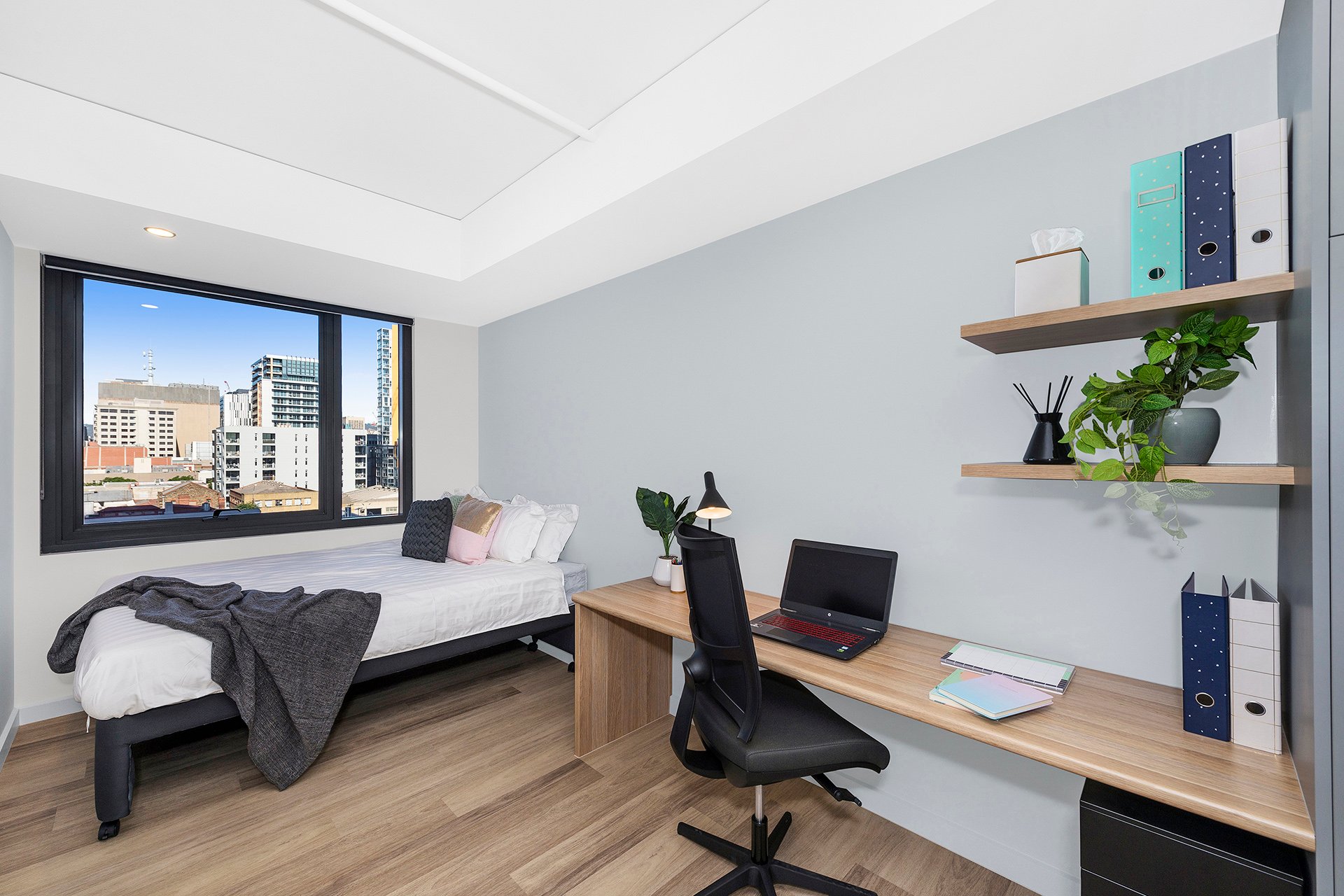  Queen Bed With 7 Bed Apartment With Ensuite  -  Atira Waymouth Street  - Gallery -  13