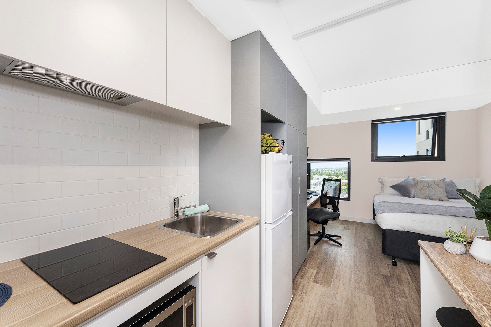  Signature Plus Studio Apartment - Queen Bed With Standard View  -  Atira Waymouth Street  - Gallery -  6