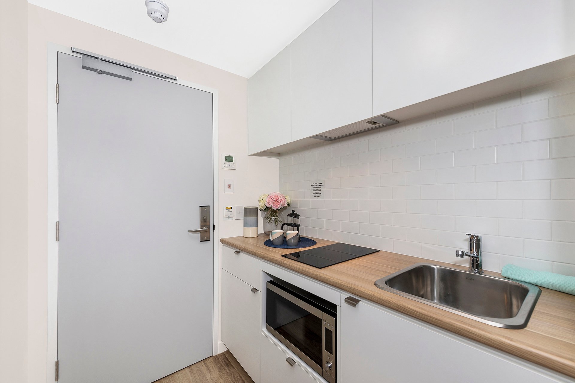  Signature Plus Studio Apartment - Queen Bed With Standard View  -  Atira Waymouth Street  - Gallery -  5