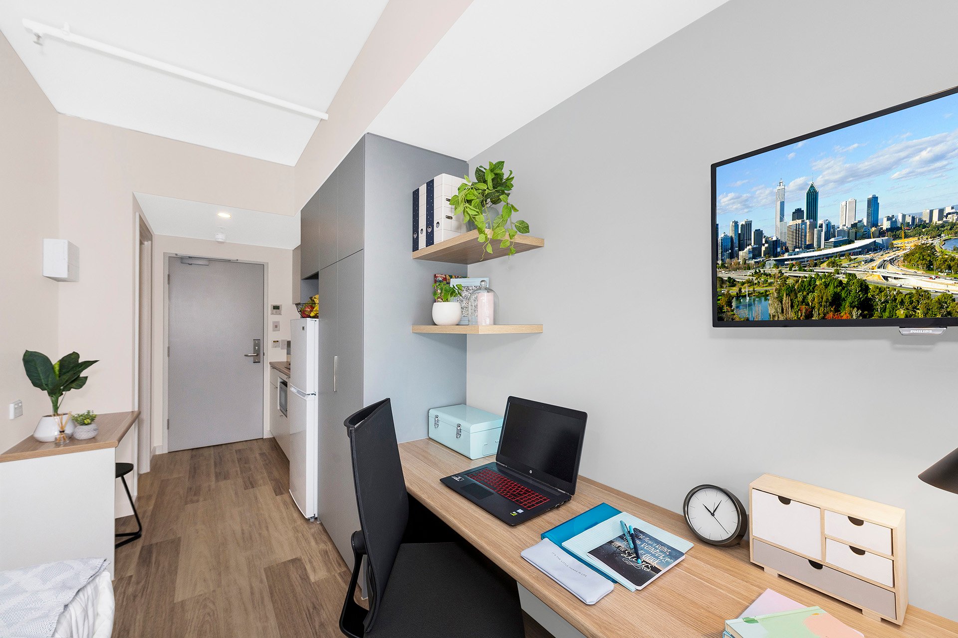  Signature Plus Studio Apartment - Queen Bed With Standard View  -  Atira Waymouth Street  - Gallery -  8