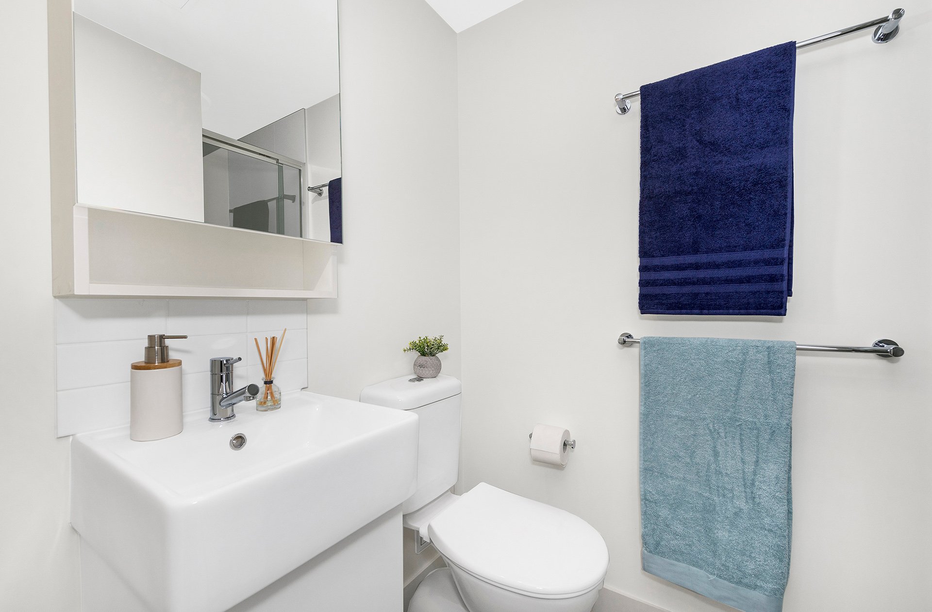  Twin Bunk Apartment - King Single Bed With Standard View  -  Atira Waymouth Street  - Gallery -  7