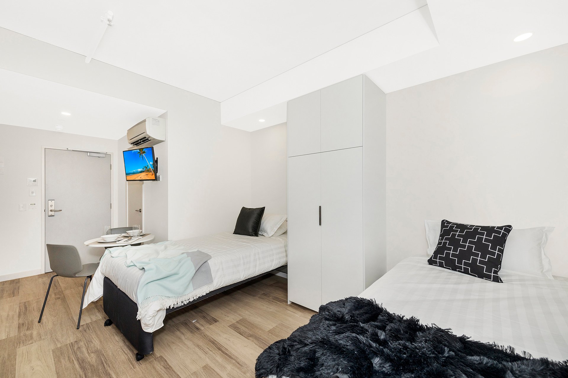  Ultra Twin Apartment - King Single Bed With Standard View  -  Atira Waymouth Street  - Gallery -  10