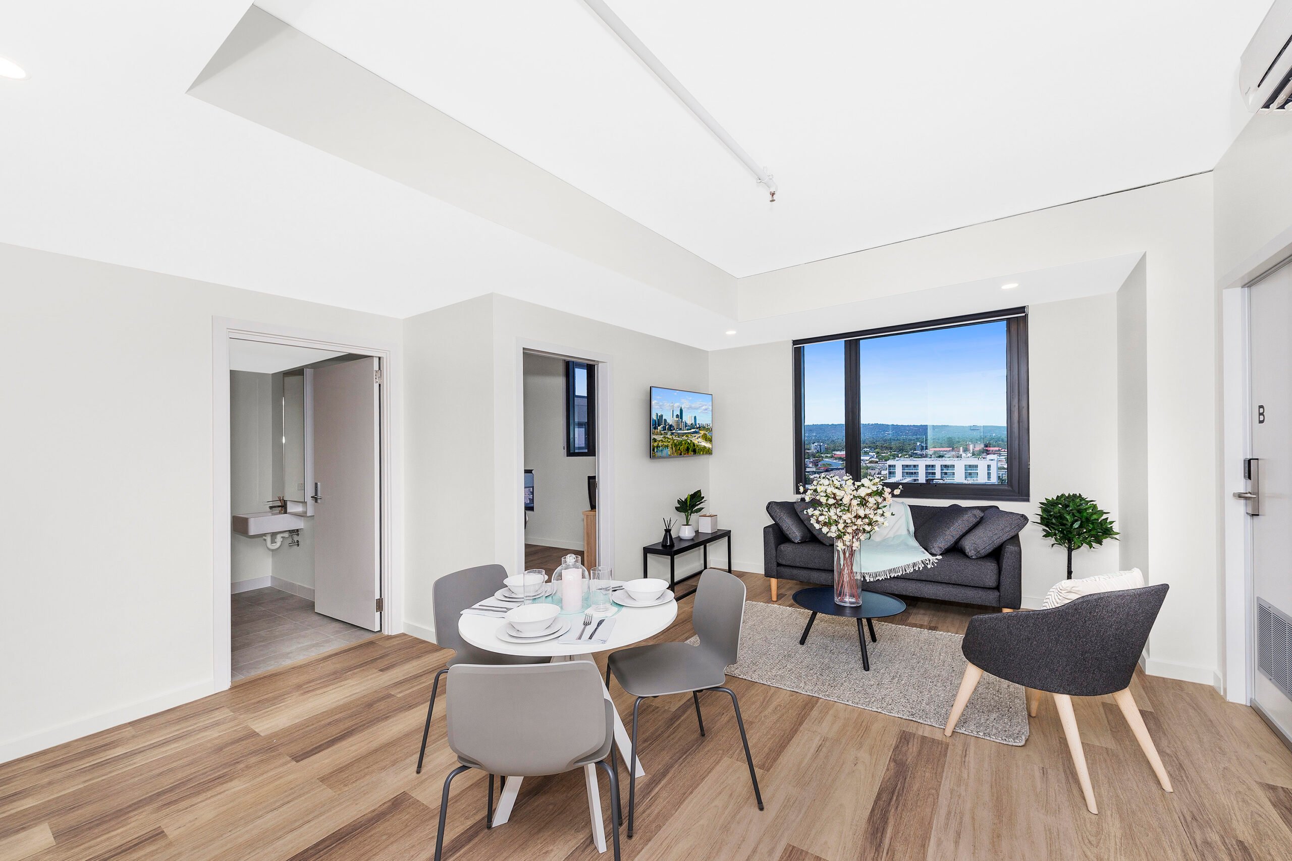  King Single Bed With 3 Bed Apartment  -  Atira Waymouth Street  - Gallery -  8
