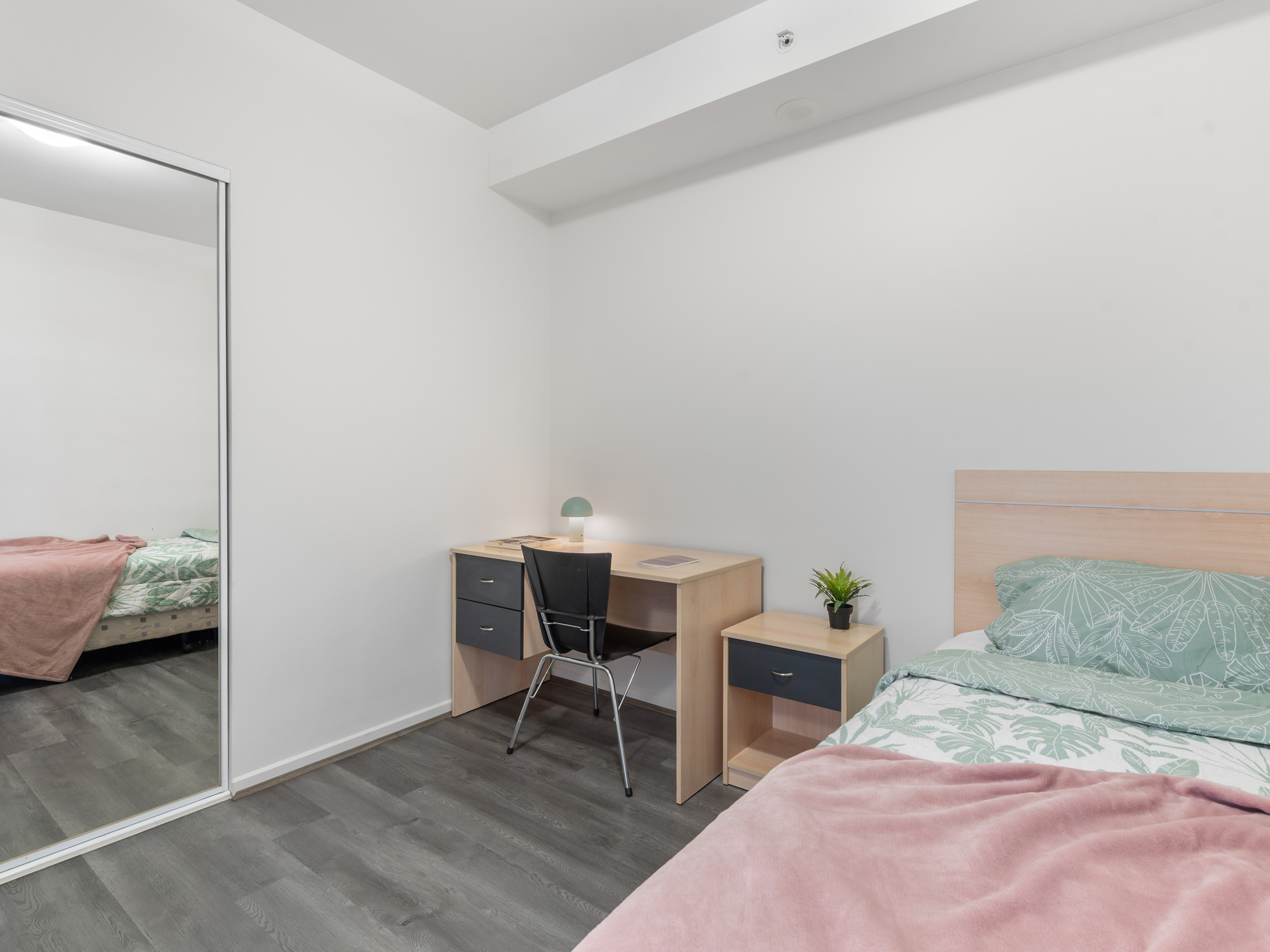  2 Bedroom Apartment - Large High Level  -  UniLodge on Lonsdale  - Gallery -  4