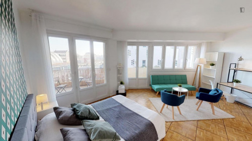 Very nice double bedroom in Gares