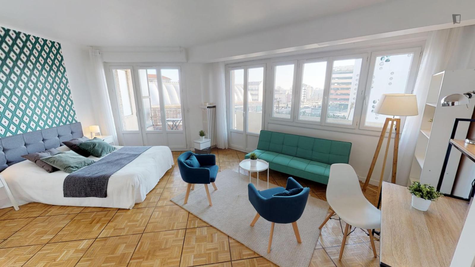 Very Nice Double Bedroom In Gares - Very nice double bedroom in Gares - Gallery - 1