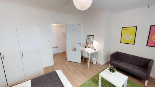Exquisite double bedroom near Faculté de Pharmacie