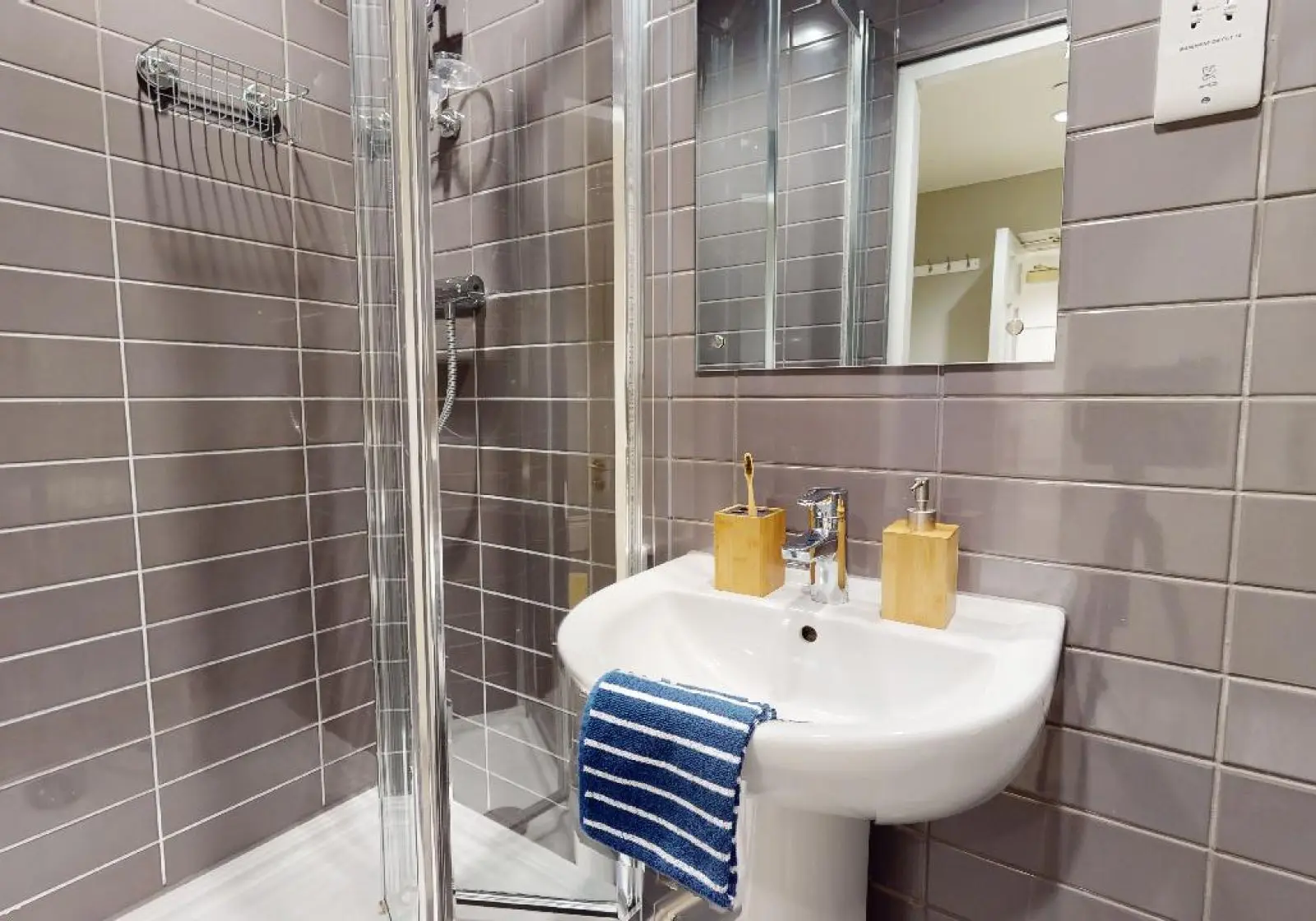 Gold En-Suite - 3