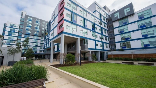 Student Living - 800 Swanston