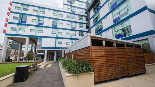 Student Living - 800 Swanston