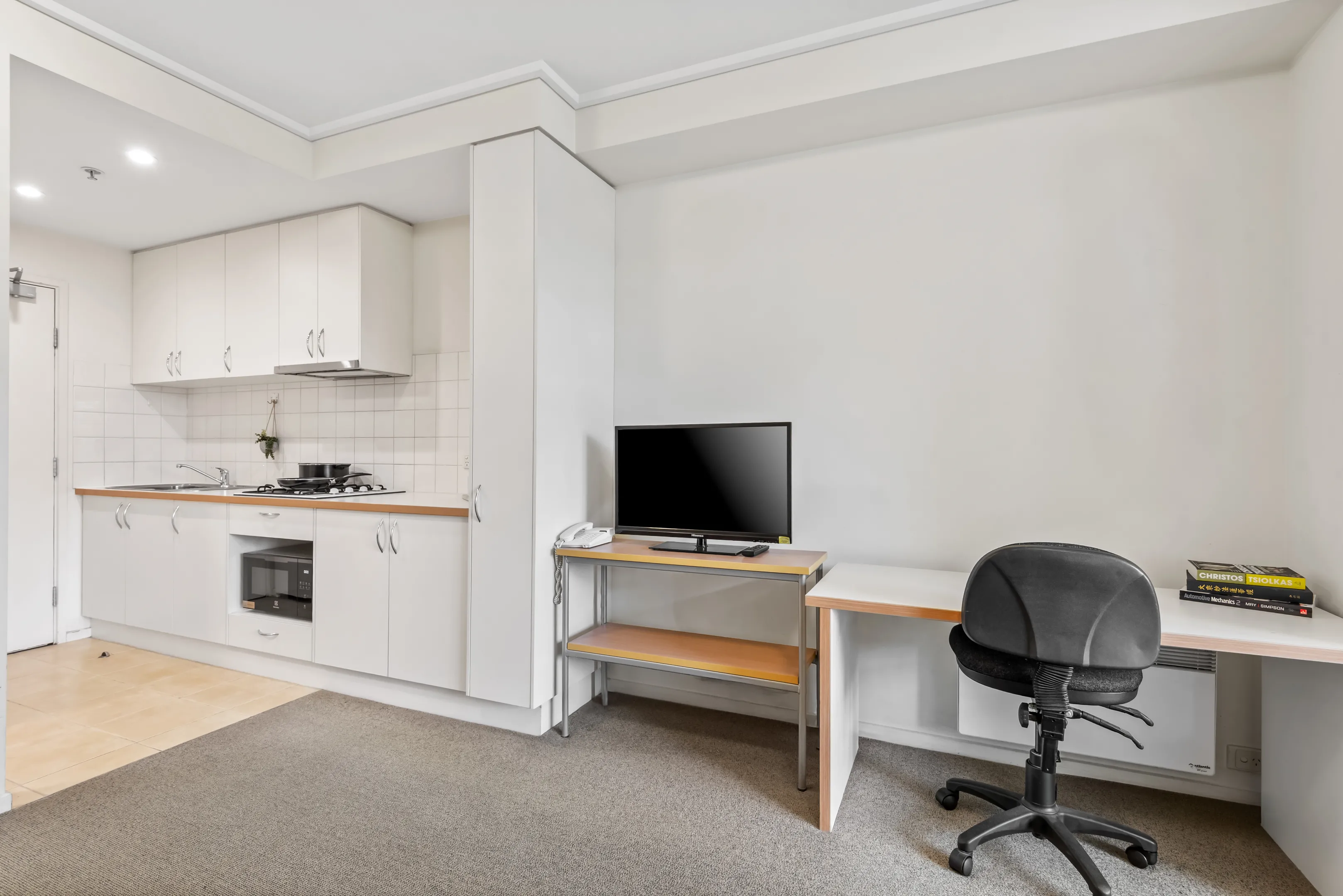 Twin Share Standard - Student Living - 800 Swanston - Gallery - 3