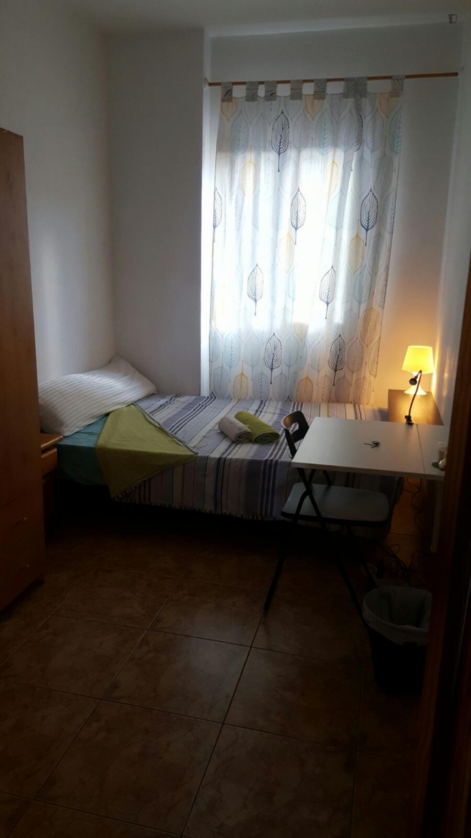  Single Bedroom Near Playa De Las Canteras For Erasmus Students  -  Single bedroom near Playa de las Canteras for Erasmus students  - Gallery -  1