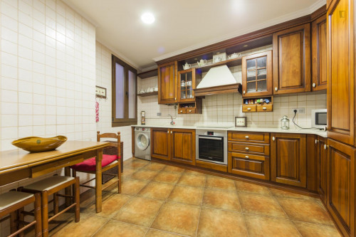 bedroom next to Oviedo Estación Uría - Gallery - 8