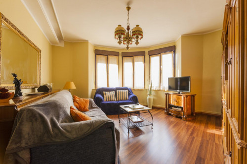 bedroom next to Oviedo Estación Uría