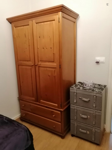 Single bedroom in a 5-bedroom apartment near Campo de San Francisco