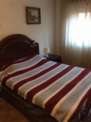 Double bedroom in 4-bedroom apartment