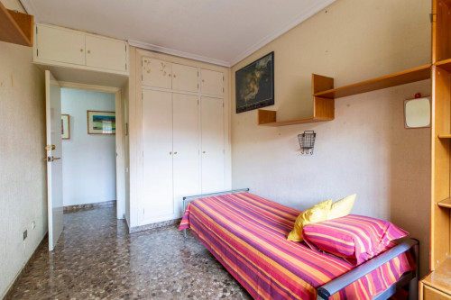 Big and super-shinny room in Murcia Town center, next to the University