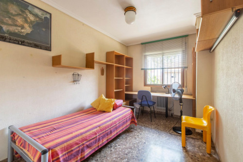 Big and super-shinny room in Murcia Town center, next to the University