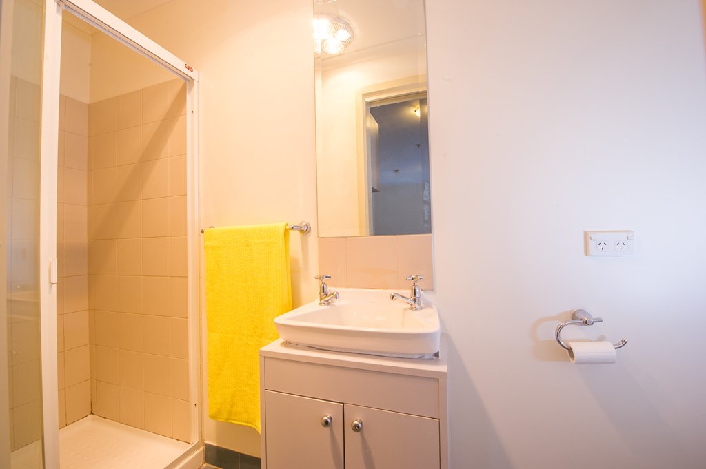  Studio Apartment  -  Student Living on A'Beckett  - Gallery -  5