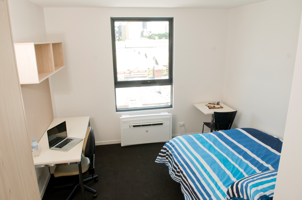  Studio Apartment Ground Floor - Double Bed  -  Student Living on Cobden  - Gallery -  4