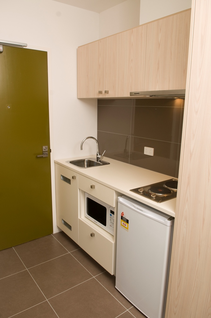  Studio Apartment Ground Floor - Double Bed  -  Student Living on Cobden  - Gallery -  3