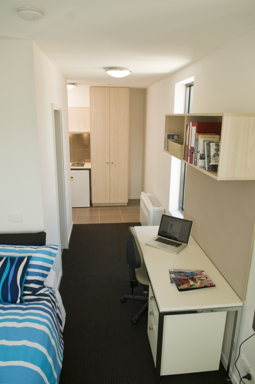 Studio Apartment - Single Bed Accessible - Student Living on Cobden - Gallery - 3