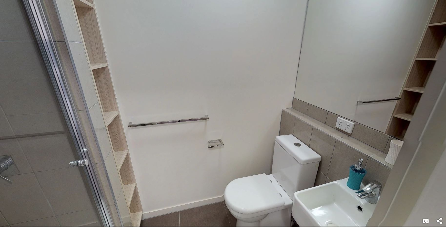 Studio Apartment Standard - Double Bed  -  Student Living on Cobden  - Gallery -  2