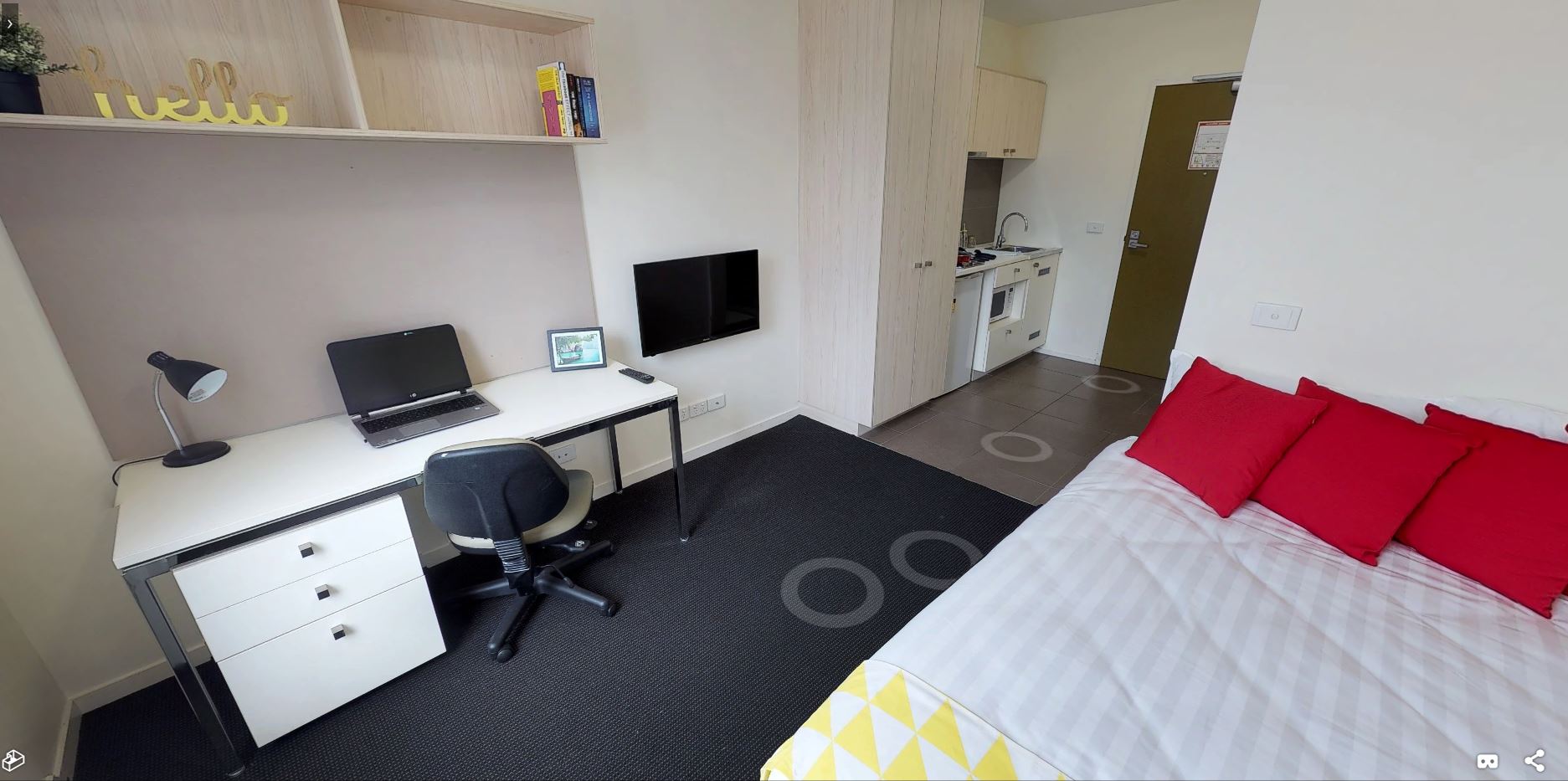 Studio Apartment Deluxe - Double Bed - Student Living on Cobden - Gallery - 5