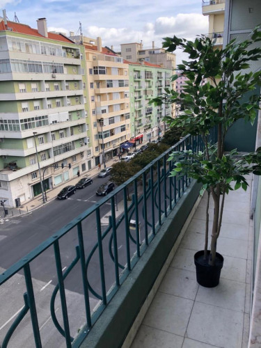 Single bedroom in a 3-bedroom apartment near Roma metro station  - Gallery -  5