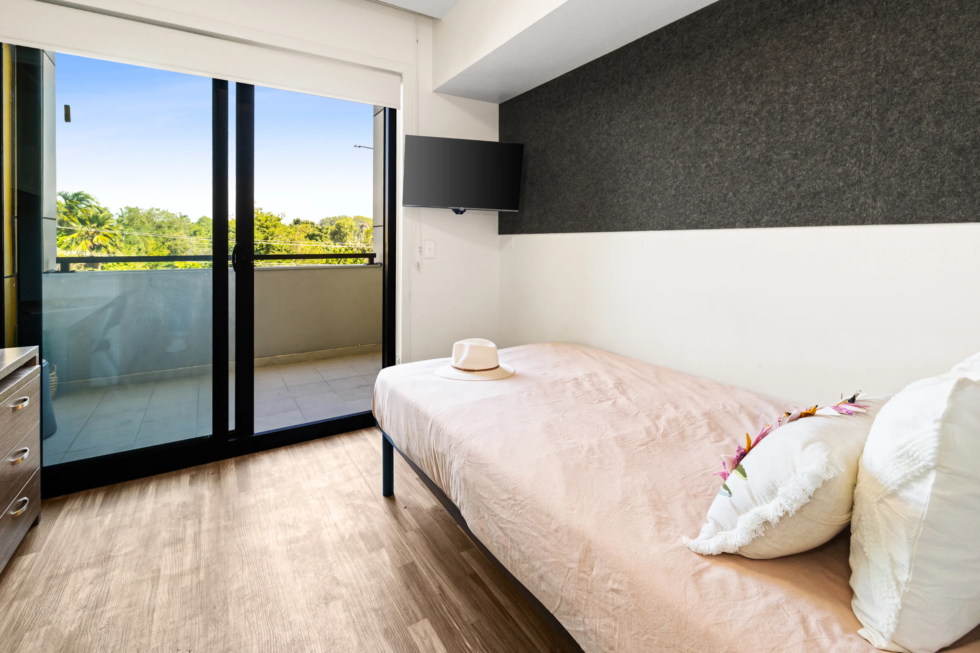  Studio Balcony  -  UniLodge Darwin  - Gallery -  7