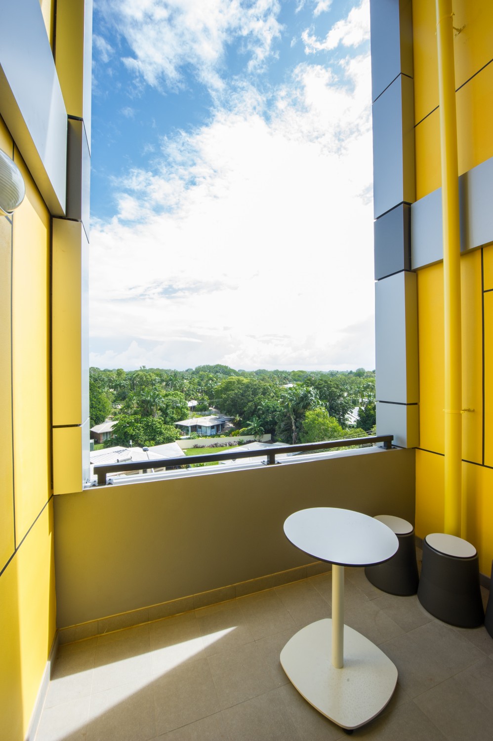  4 Bedroom Apartment With Balcony-External (With View)  -  UniLodge Darwin  - Gallery -  6