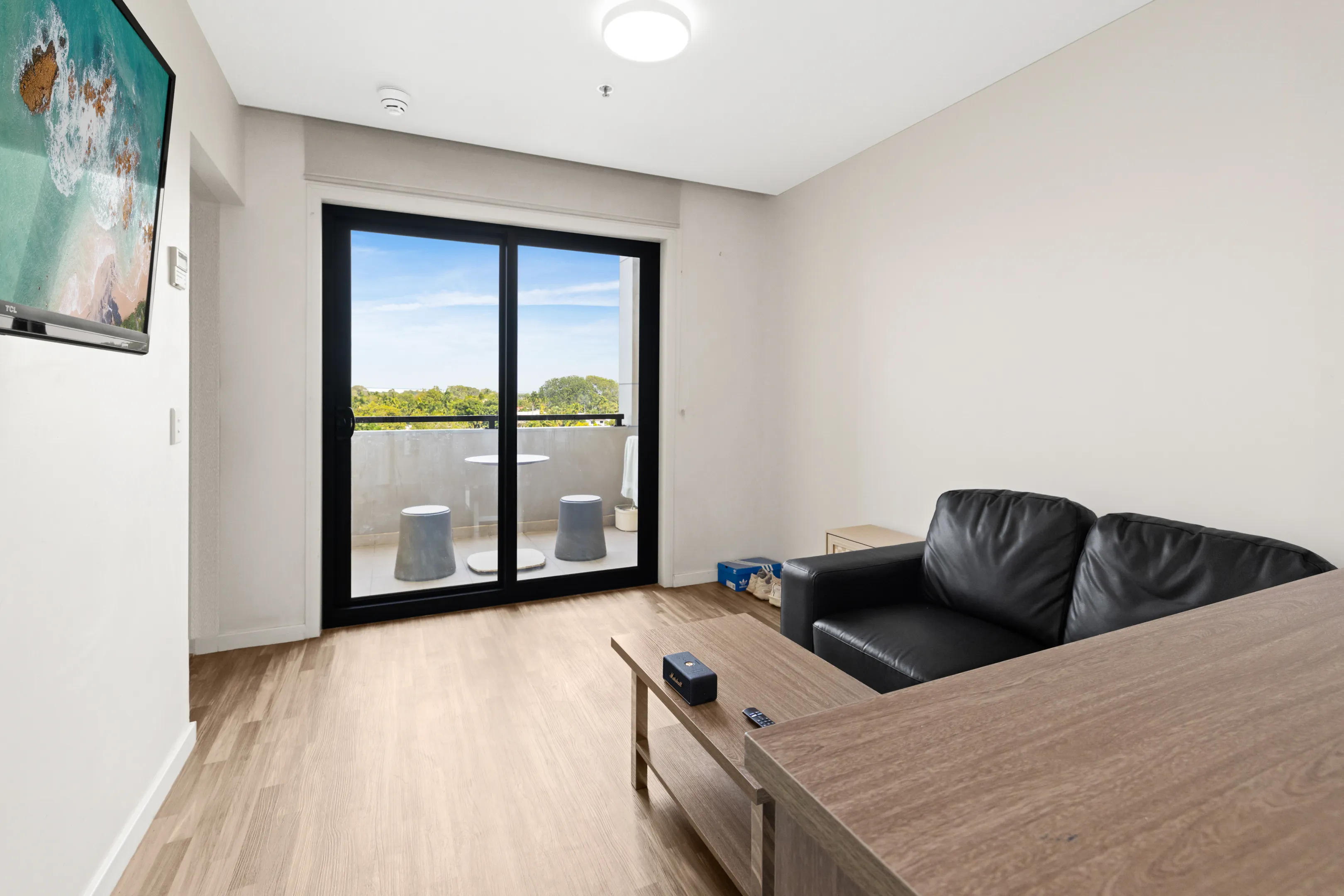  4 Bedroom Apartment With Balcony-Internal (Without View)  -  UniLodge Darwin  - Gallery -  9