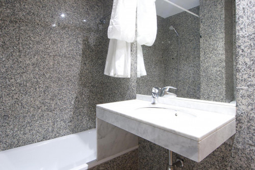 Gorgeous 3-bedroom apartment in modern El Putxet