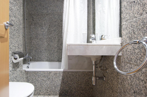 Gorgeous 3-bedroom apartment in modern El Putxet