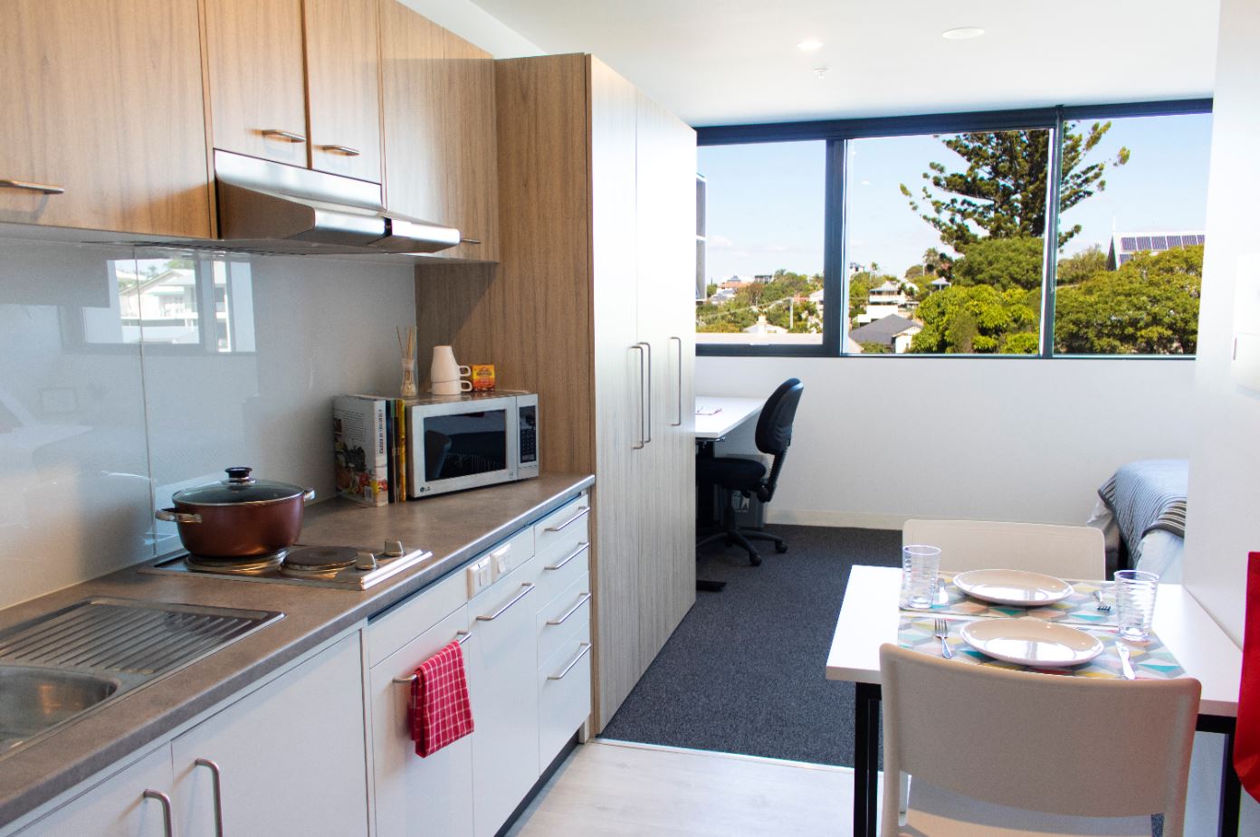 Twin King Studio - UniLodge South Bank - Gallery - 6