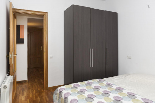 Pleasant double bedroom not far from Universitat Internacional de Catalunya