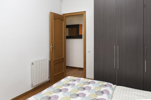 Pleasant double bedroom not far from Universitat Internacional de Catalunya