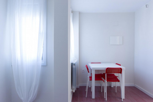 Modern Double Room in 3-Bedroom Apartment with Wi-Fi, Near Campus Plaza San FranciscoNew