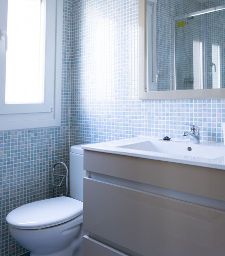 Spacious Ensuite Apartment with Wi-Fi in ES-Zaragoza