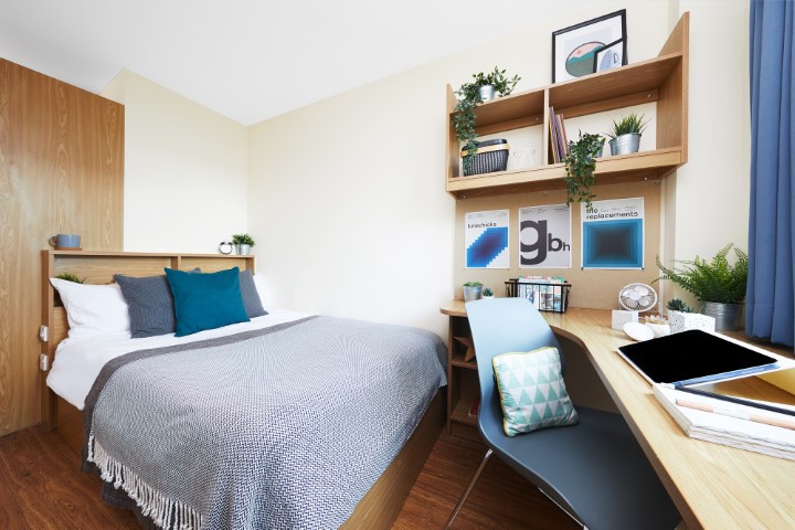 Silver En-Suite - Collegiate Athena Hall - Gallery - 1
