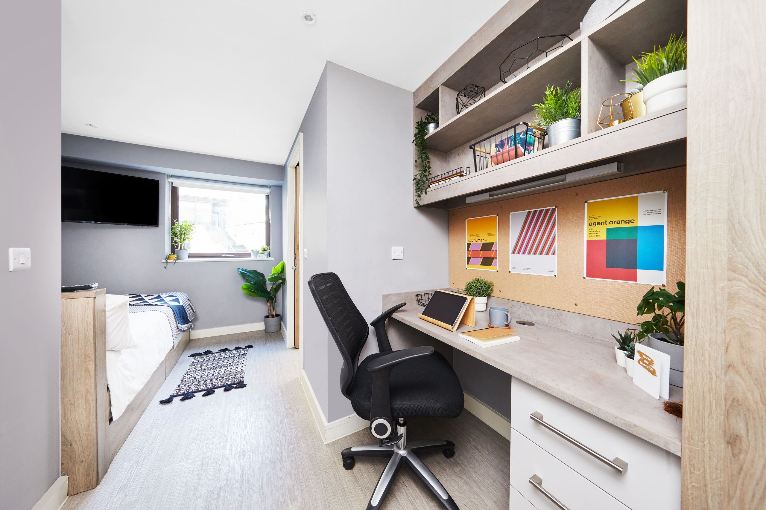 Silver 2-Bed Apartment - Collegiate Nova Nottingham - Gallery - 1