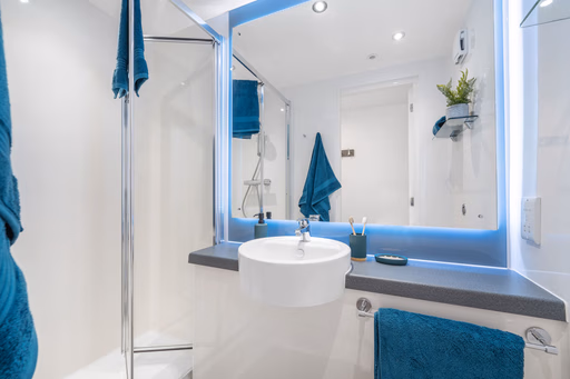  Silver En-Suite  -  Canvas Arundel house  - Gallery -  5