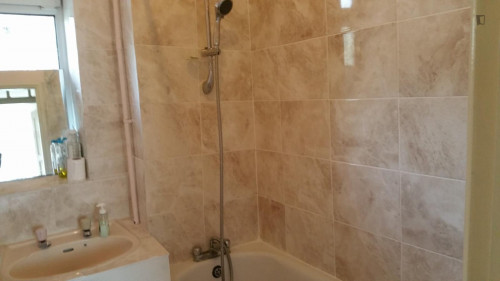 Appealing double bedroom in Camberwell - Gallery - 8