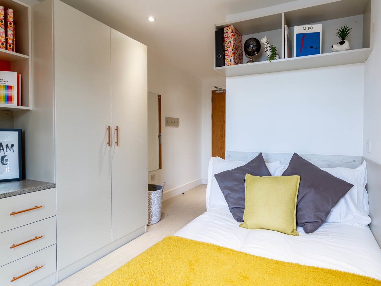  Silver En Suite  -  The Lantern  - Gallery -  1
