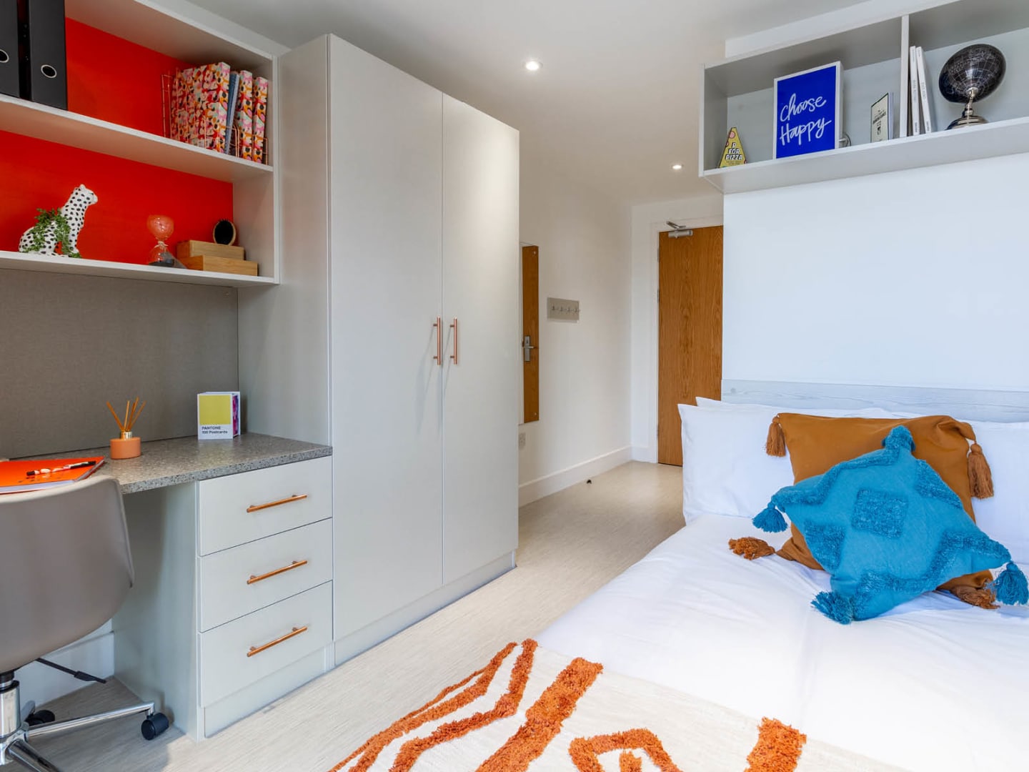  Silver En-Suite Restricted View  -  The Lantern  - Gallery -  1