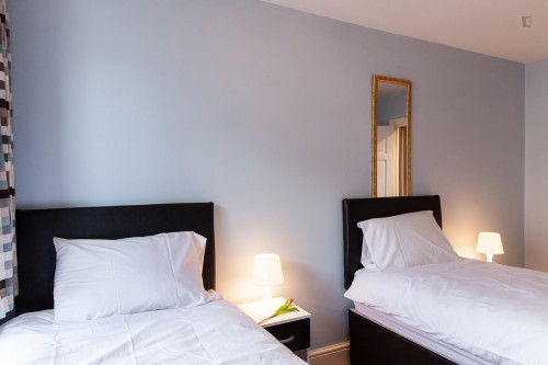 3-Bedroom apartment near City, University of London - Rooms